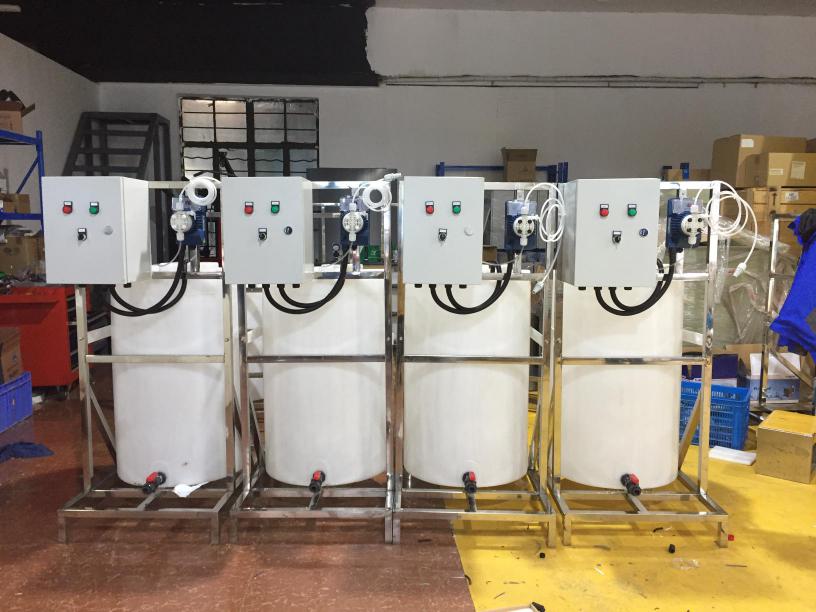 單桶單泵加藥裝置